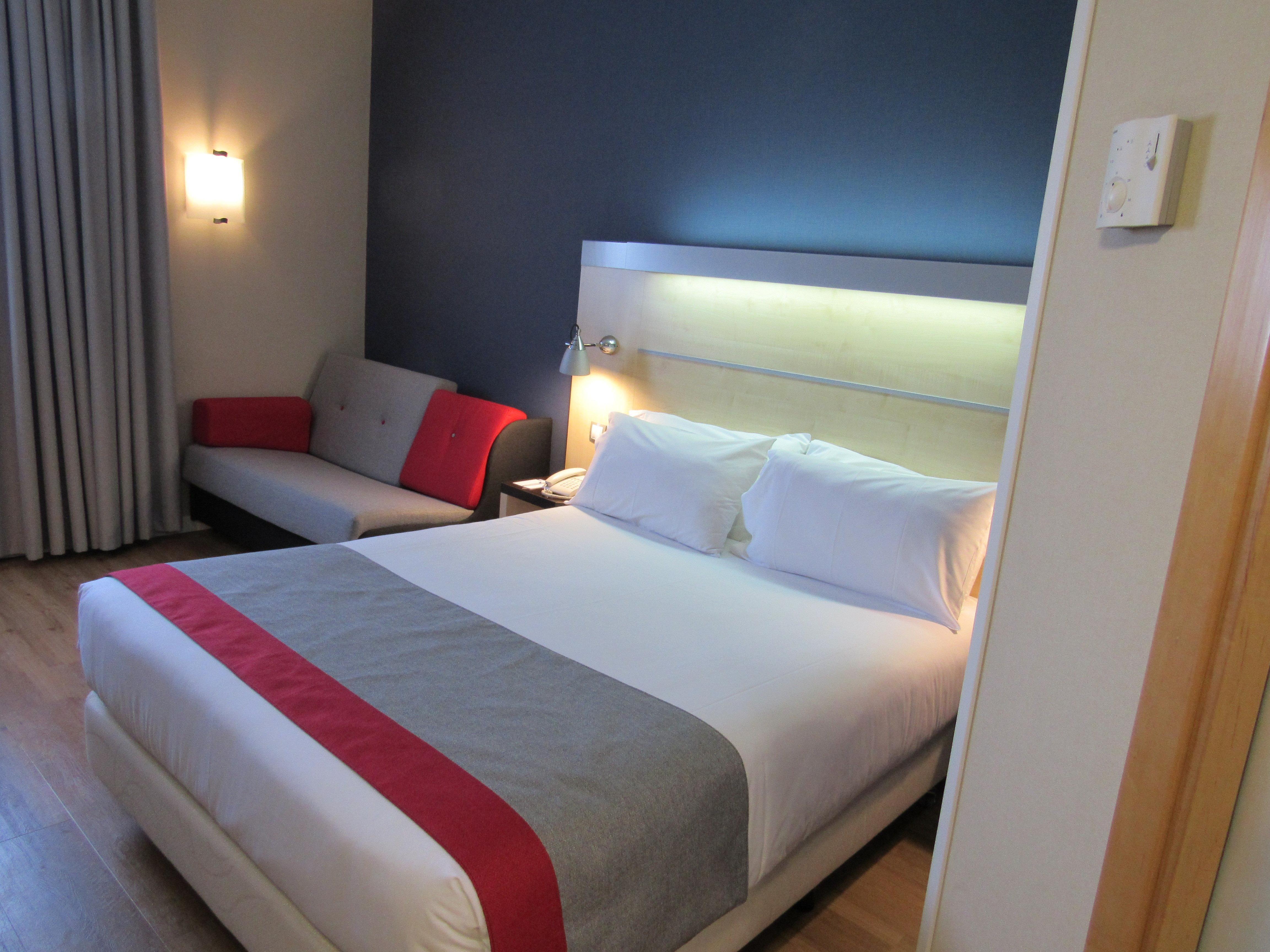 Holiday Inn Express Madrid-Alcorcon By Ihg Esterno foto