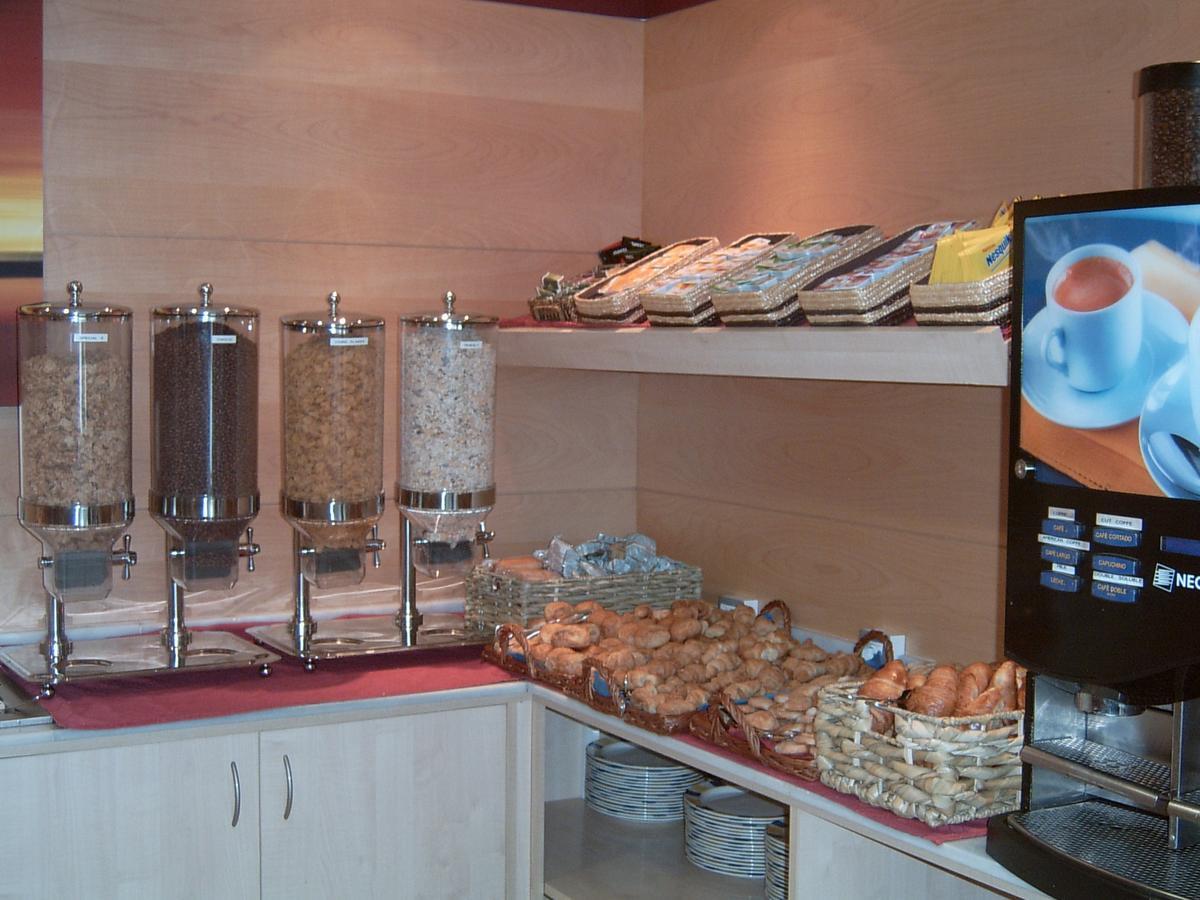Holiday Inn Express Madrid-Alcorcon By Ihg Esterno foto