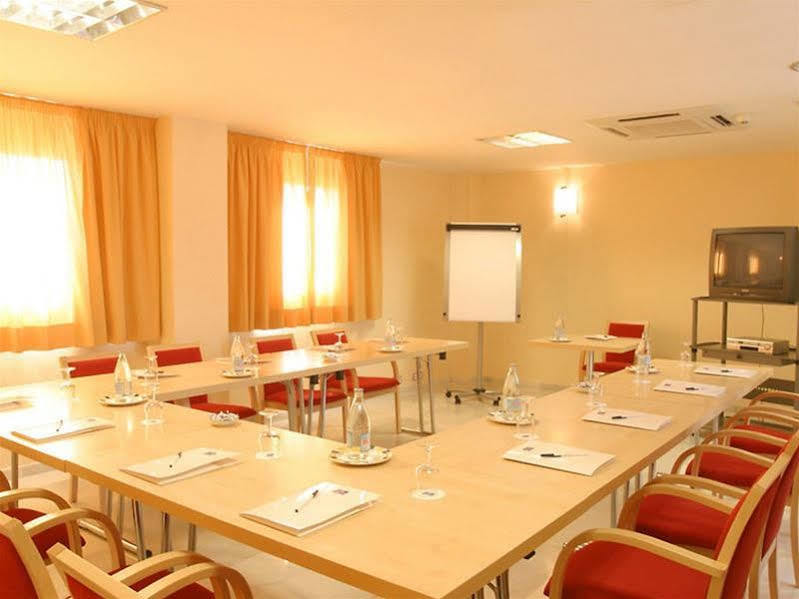 Holiday Inn Express Madrid-Alcorcon By Ihg Esterno foto