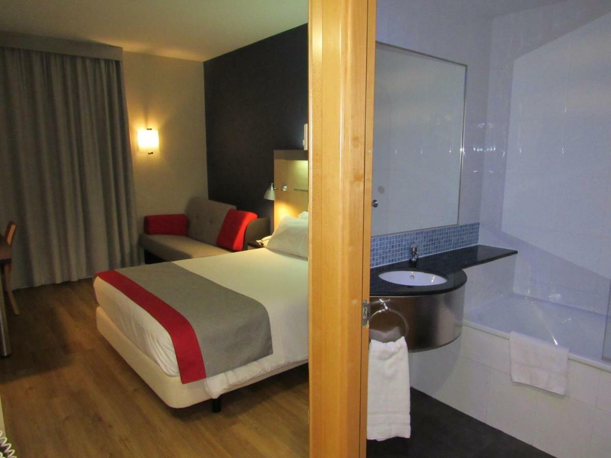 Holiday Inn Express Madrid-Alcorcon By Ihg Esterno foto