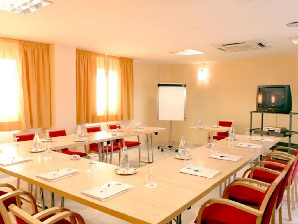 Holiday Inn Express Madrid-Alcorcon By Ihg Servizi foto